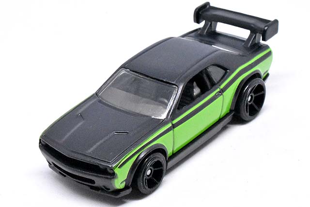 ミニカー<br> 1 64 ダッジ チャレンジャー ドリフト カー 「Hot Wheels