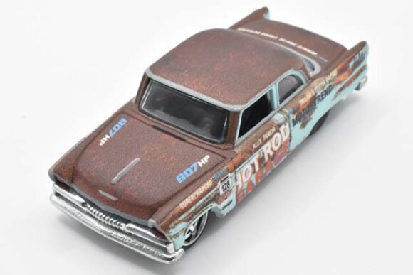 Hot Wheels Boulevard – 1:64 Plymouth Savoy 1955 HRT58 | Modellauto Für Sammler Und Fans