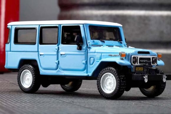 Hot Wheels 1/64 🇨🇵 2020 Toyota Tacoma , mainline 2023 #4/10